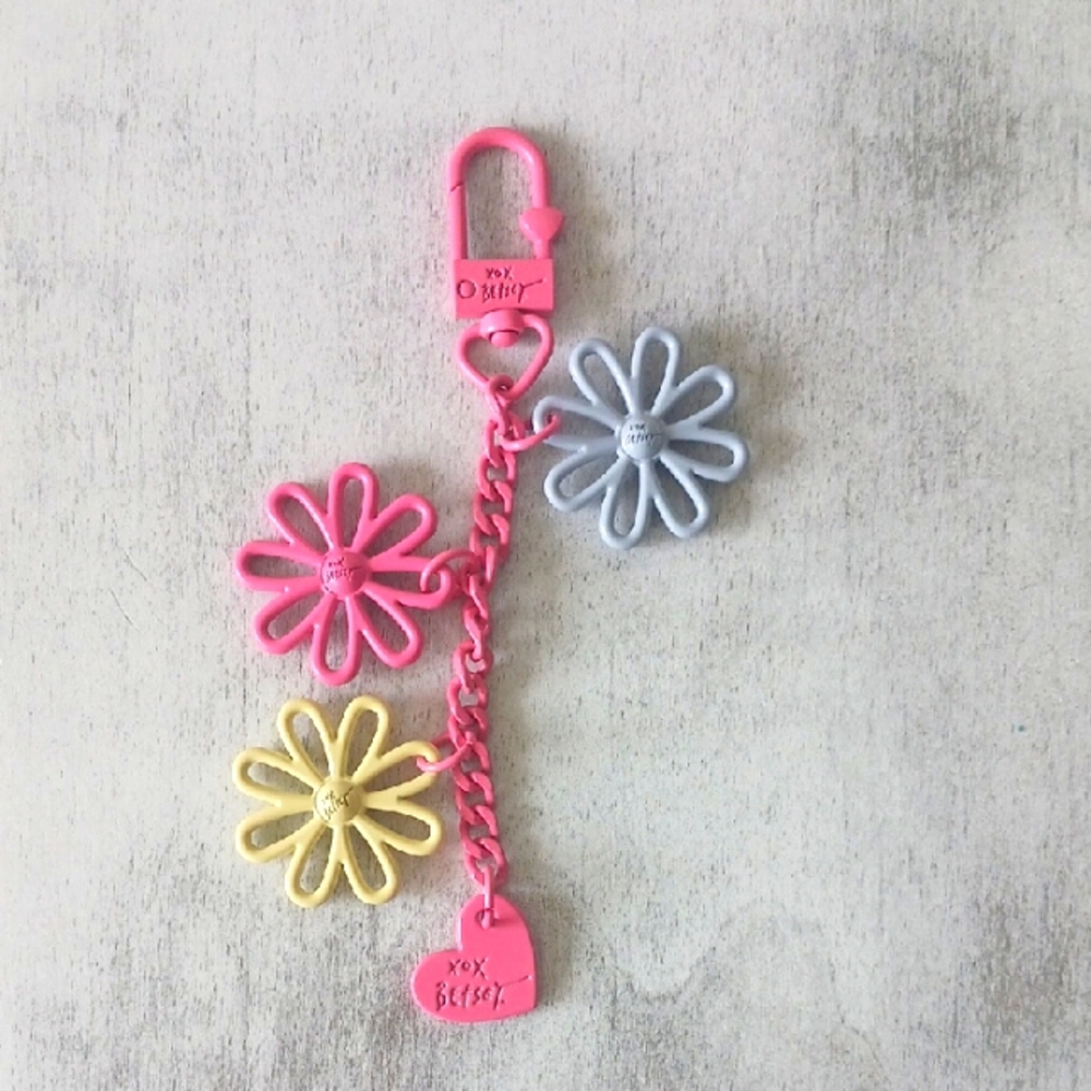 Betsey Jonhson Colorful Flower Metal Keychain Heart Pink Blue Yellow Imprinted